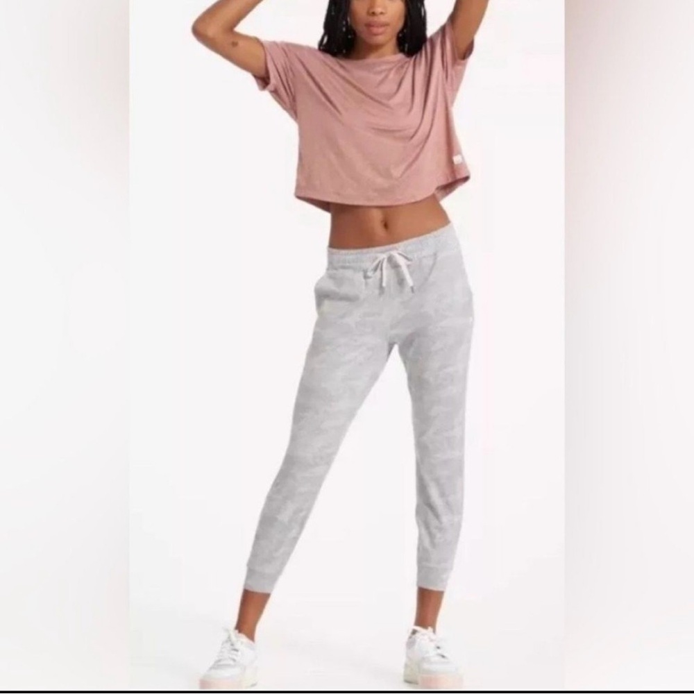 Vuori Performance Jogger Women's DreamKnit Joggers